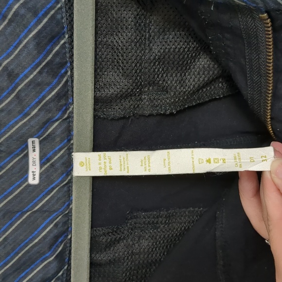 Men's Lululemon Shorts - Picture 5 of 5